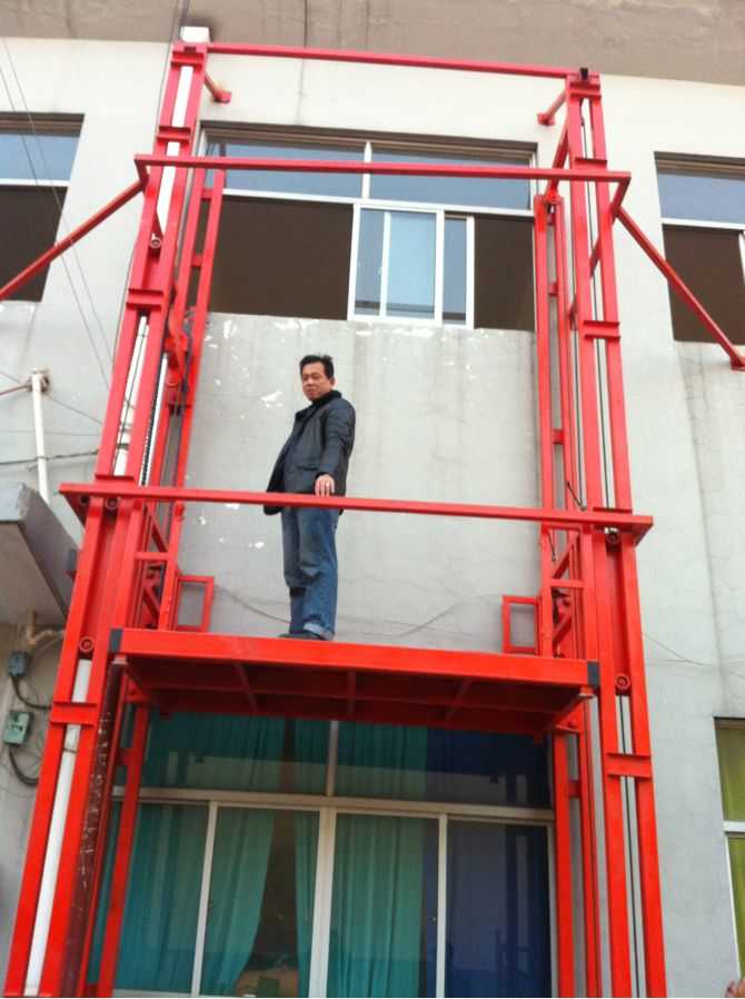 菏泽养殖客户厂房加装升降货梯现场